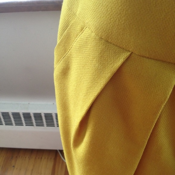 Mustard yellow wool skirt - Picture 2 of 4